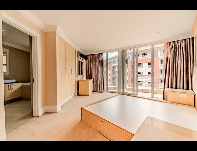 2 BEDROOM APARTMENT FOR SALE IN POINT WATERFRONT